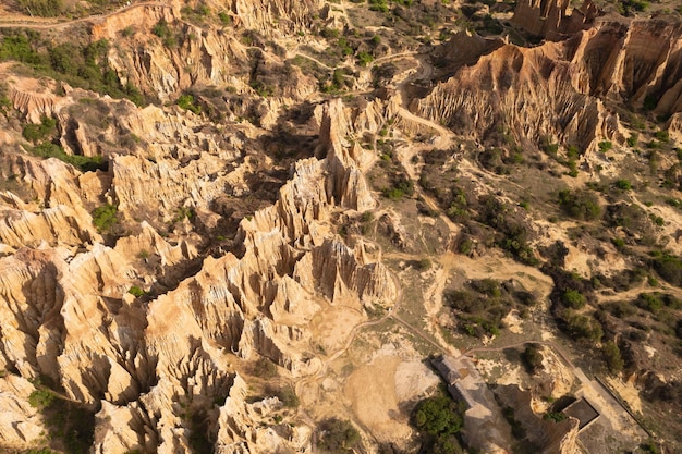 Forma de relieve de la erosión que fluye en Yunnan, China