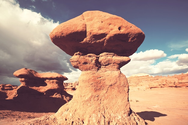 Foto formação de hoodoos no deserto de utah, eua.