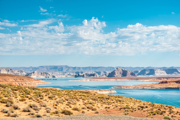 formação rochosa Lake Powell e Glen Canyon Dam no Arizona e Utah, EUA