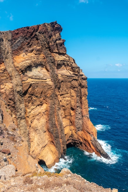 Formaciones rocosas en la costa de Ponta de Sao Lourenco Madeira Portugal