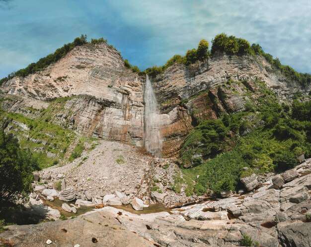 Foto formaciones rocosas en la montaña contra el cielo