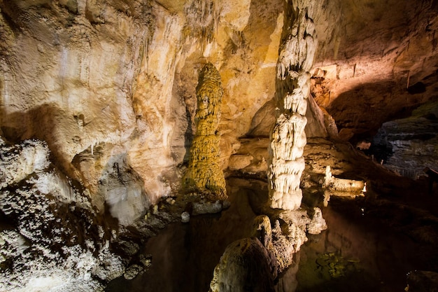 Formações de pedras calcárias das Cavernas Carlsbad das Montanhas de Guadalupe.