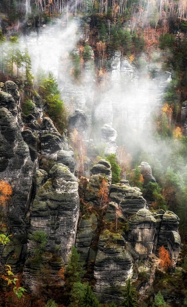 Formações rochosas Bastei no Parque Nacional da Suíça Saxônica