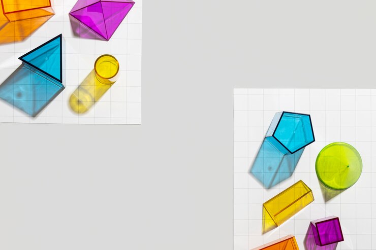 Foto formas geométricas coloridas con espacio de copia