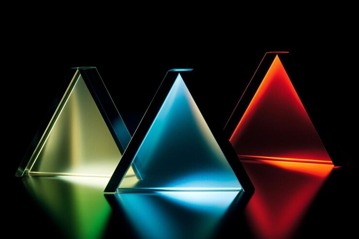 Foto formas geométricas con refracción de la luz del arco iris