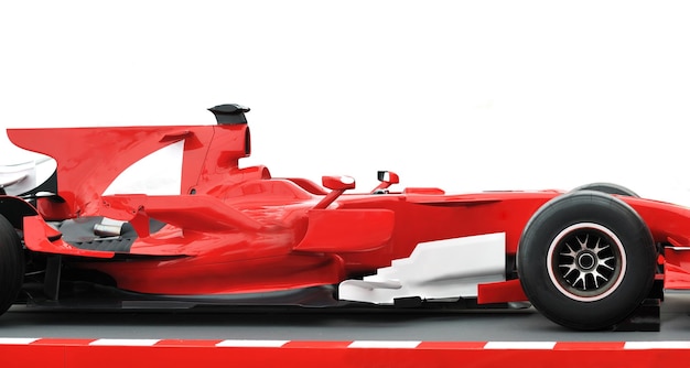 formel 1 um carro vermelho rápido auto isolado no fundo branco no estúdio representando o conceito de potência e velocidade