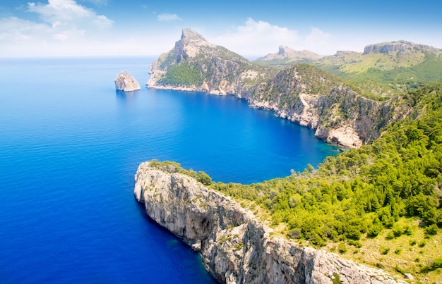 Formentor capa para Pollensa vista aérea do mar em Maiorca