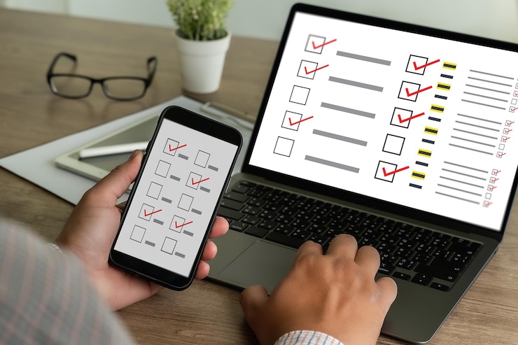 Foto formulario de encuesta en línea o responder preguntas de prueba análisis de resultados descubrimiento ordena productos o compra cálculos de evaluación
