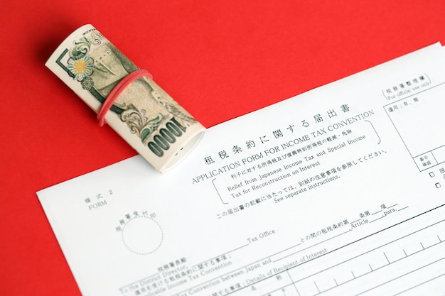 Formulário fiscal japonês de isenção do imposto sobre o rendimento japonês e do imposto especial para a reconstrução sobre os juros