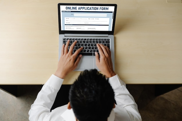 Formulario de solicitud en línea para el registro de moda en el sitio web de Internet