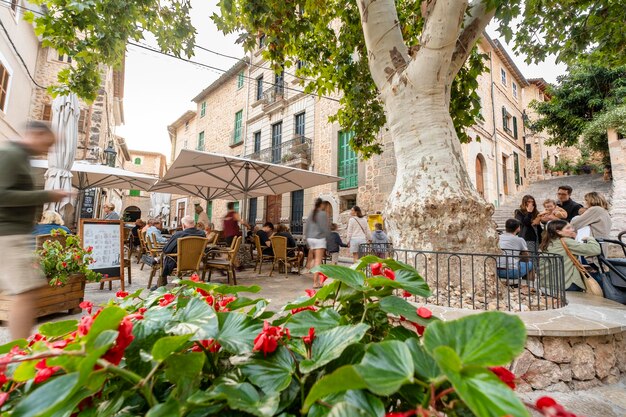 Foto fornalutx españa 1 de noviembre de 2023 hermosa vista de fornalitx en mallorca