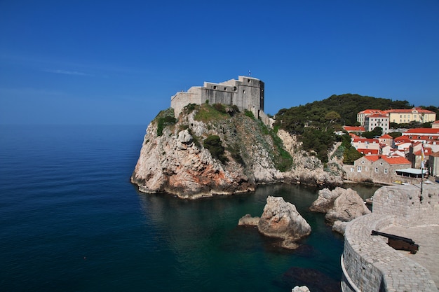 Fort Lovrijenac en la ciudad de Dubrovnik en el mar Adriático, Croacia