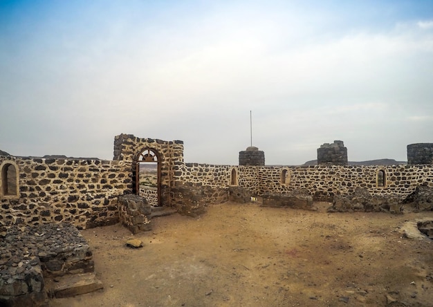 Foto la fortaleza de asfan se encuentra en el pueblo de asfan, que se encuentra a pocos kilómetros al norte de jeddah.