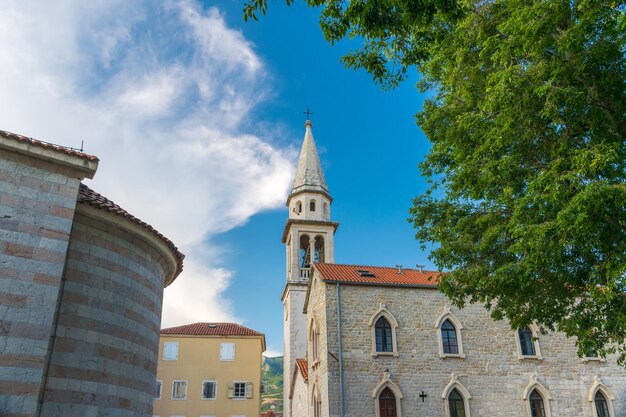 La fortaleza del casco antiguo de Budva Montenegro