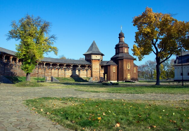 Fortaleza de la ciudadela, Baturin, Ucrania, detalle, soleado, día de otoño