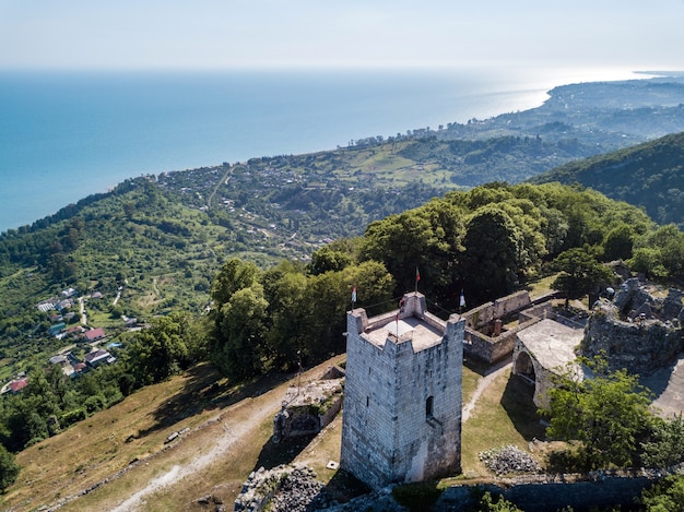 Fortaleza da Anacopia do século 11 em New Athos, Abkhazia. 2019