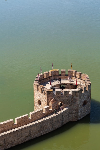 Fortaleza de Golubac, cidade fortificada medieval no lado sul do rio Danúbio, Golubac, Sérvia