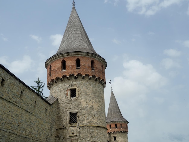 Fortaleza de Kamianets Podilsky em dia nublado na região de Khmelnytskyi Ucrânia Lanckoronska Tower ou a segunda Torre Laska construída entre os séculos XIV e XVI