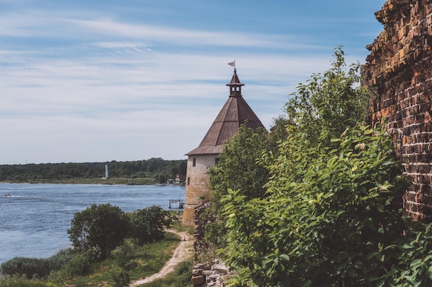 Fortaleza Oreshek na margem do Lago Ladoga