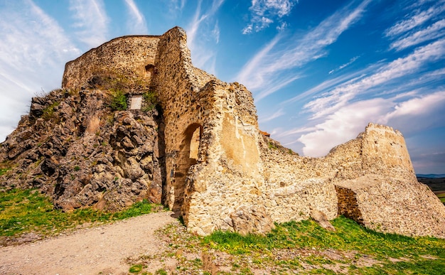 Fortaleza de Rupea Transilvania Rumania Europa es una fortaleza medieval construida por los sajones de Transilvania se encuentra en uno de los sitios arqueológicos más antiguos de Rumania