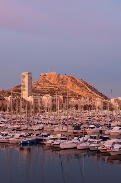 Fortaleza de Santa Bárbara y puerto de Alicante Alicante España