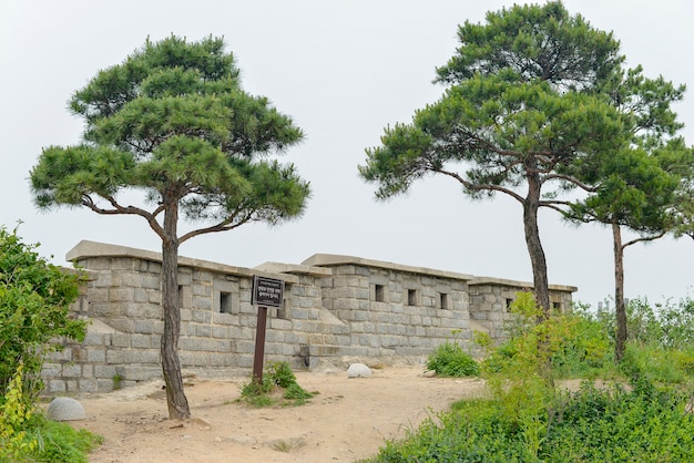 Fortaleza de Seúl en la montaña Naksan