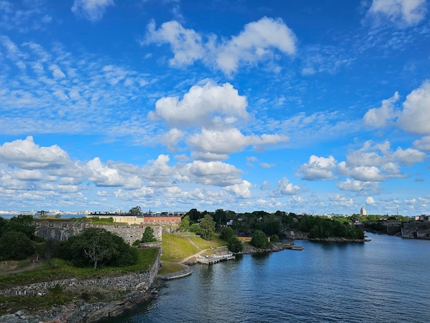 Foto la fortaleza de suomenlinna en helsinki es un sitio del patrimonio mundial