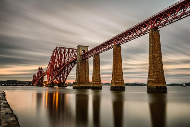 Forth Railway Bridge en Edimburgo Reino Unido