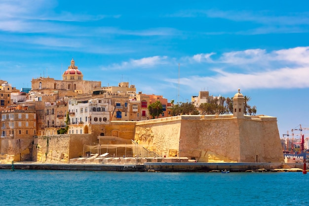 Fortificações antigas de valletta, malta.