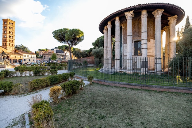 Forum boarium mit tempel des herkules sieger in rom