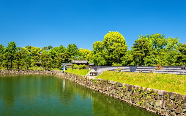 Fosso do Castelo Nijo em Kyoto, Japão