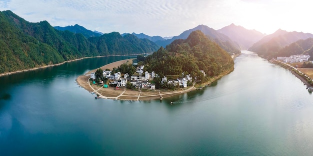 Foto aérea da paisagem rural em Xin'anjiang Huizhou