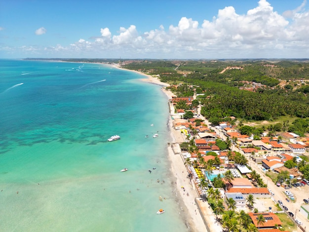 Foto foto aérea no caminho de moises na praia de barra grande na cidade de maragogi alagoas brasil