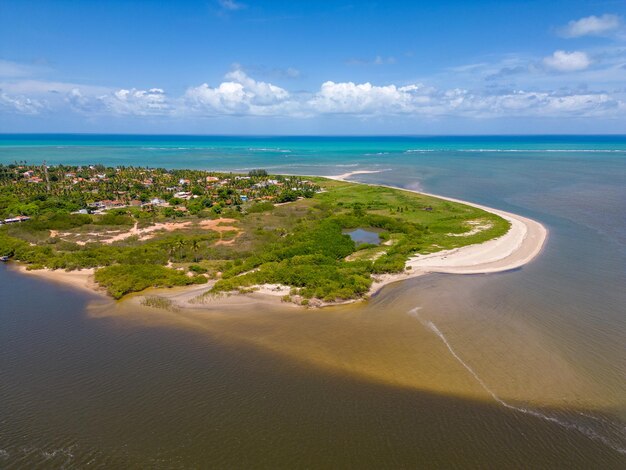 Foto aérea en la playa de Porto de Pedras Alagoas Brasil