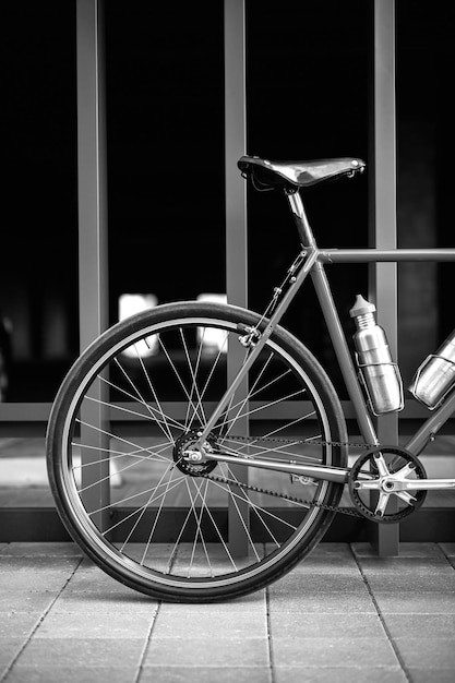 Foto de una bicicleta cerca de Wall Street.