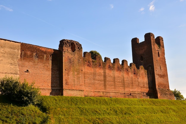 Foto Bild Blick auf die mittelalterliche Stadt Castelfranco Venetien in Italien