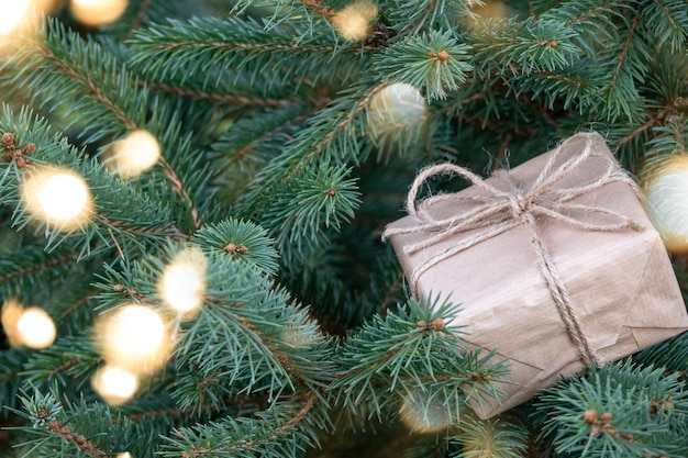 Foto de cajas de regalo bajo el árbol de navidad año nuevo decoraciones para el hogar envoltura de santa presenta festiv ...