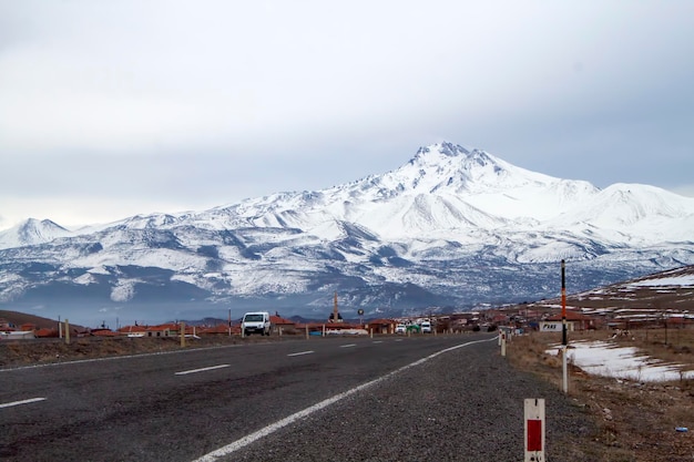 Foto de concepto de viaje. Turquía / Kayseri / Montaña Erciyes