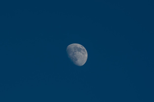 Foto da lua no céu