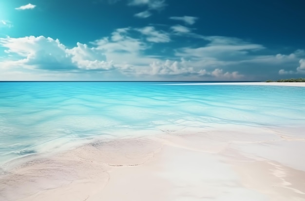 Foto da praia de areia branca com horizonte