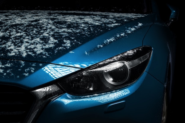Foto de close-up de faróis de carro