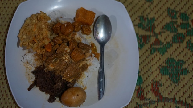 Foto foto de gudeg, que é uma comida típica de yogyakarta, indonésia