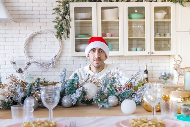 Foto de natal do homem na cozinha