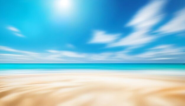 Foto defocused tropischer Strand mit blauem Himmel Sonne weiße Wolken goldener Sand und Wellen im Sommer