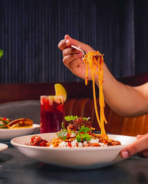 Foto foto deliciosa comida de pasta restaurante gourmet plato de comida fresca almuerzo y cena