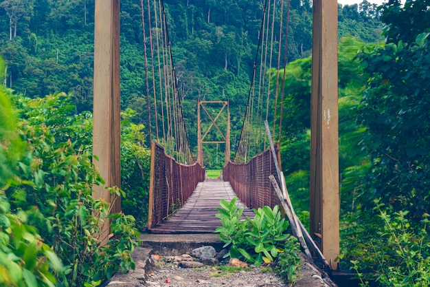 Foto der Brücke im Dorf Lamsujen Aceh Besar