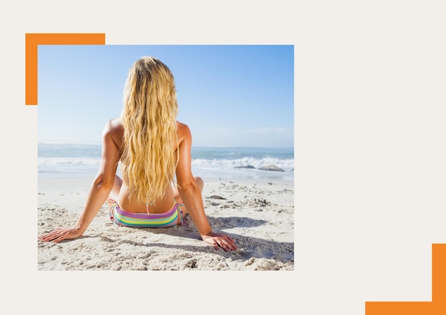 Foto der hinteren Frau beim Sonnenbaden am Strand vor grauem Hintergrund