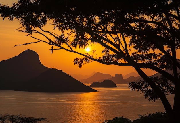 Foto foto des abendsonnenuntergangs im hintergrund mit blick auf den fluss