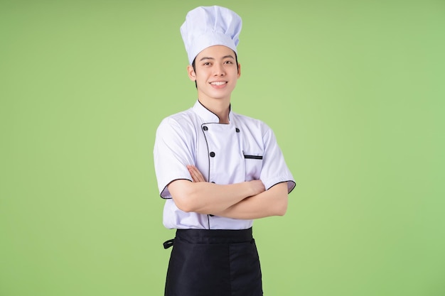 Foto des jungen asiatischen männlichen Chefs auf Hintergrund