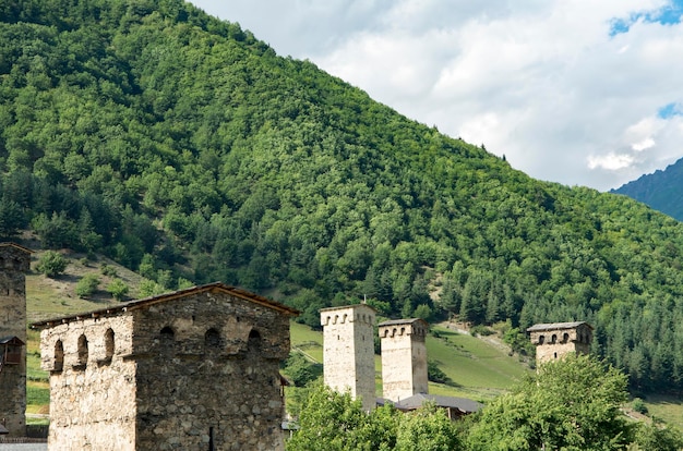 Foto do conceito de turismo de viagens. Geórgia / Svaneti / Mestia.